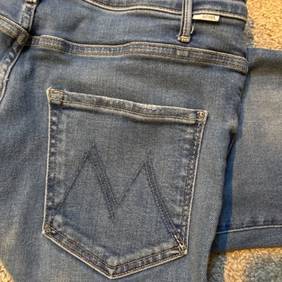 Mother Jean 31 - Picture 3 of 3